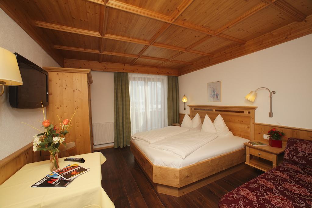 Hotel Hettlerhof Maishofen Pokój zdjęcie
